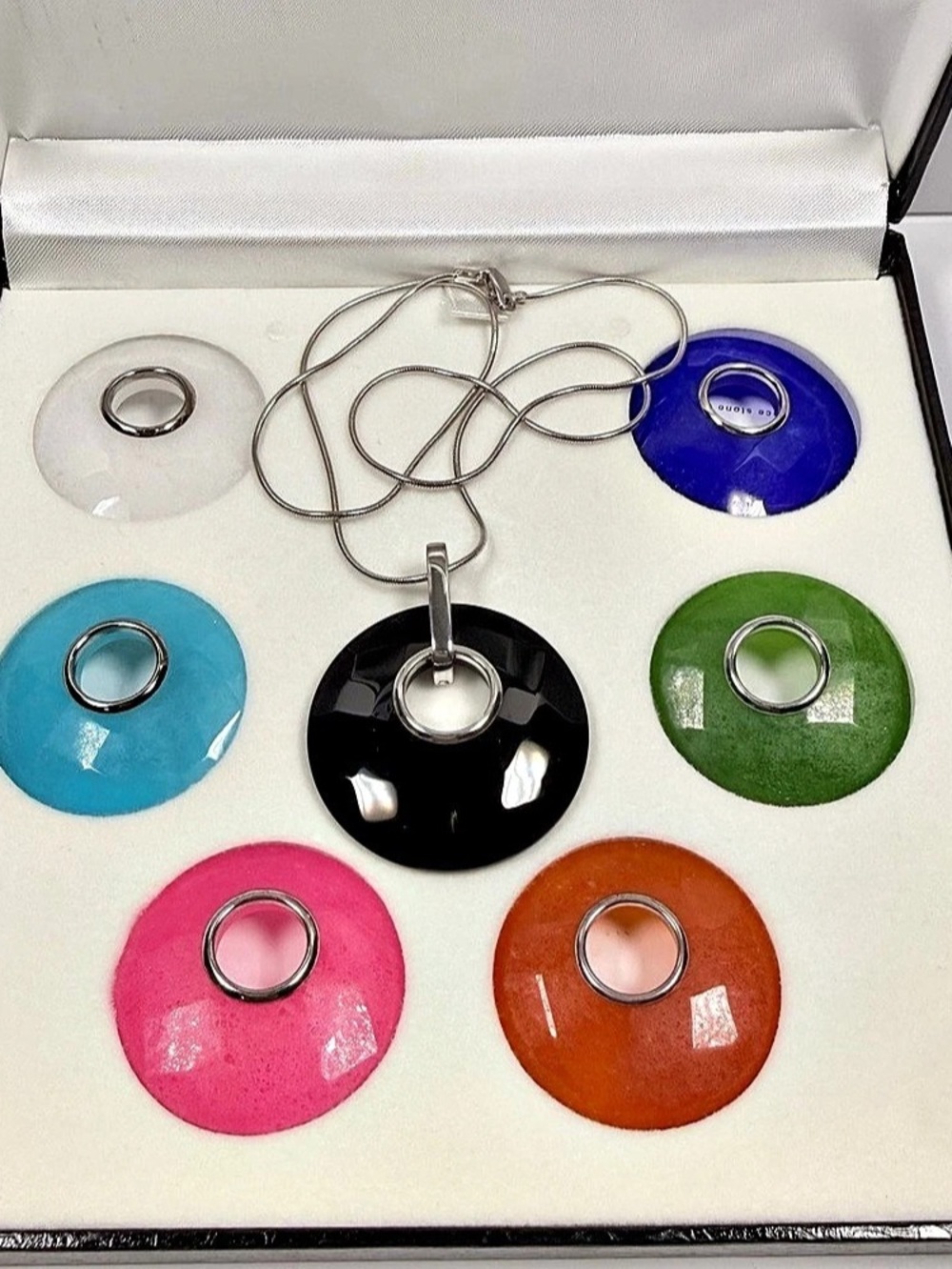 Silver Multicolor Pendant Necklace Set Like New
